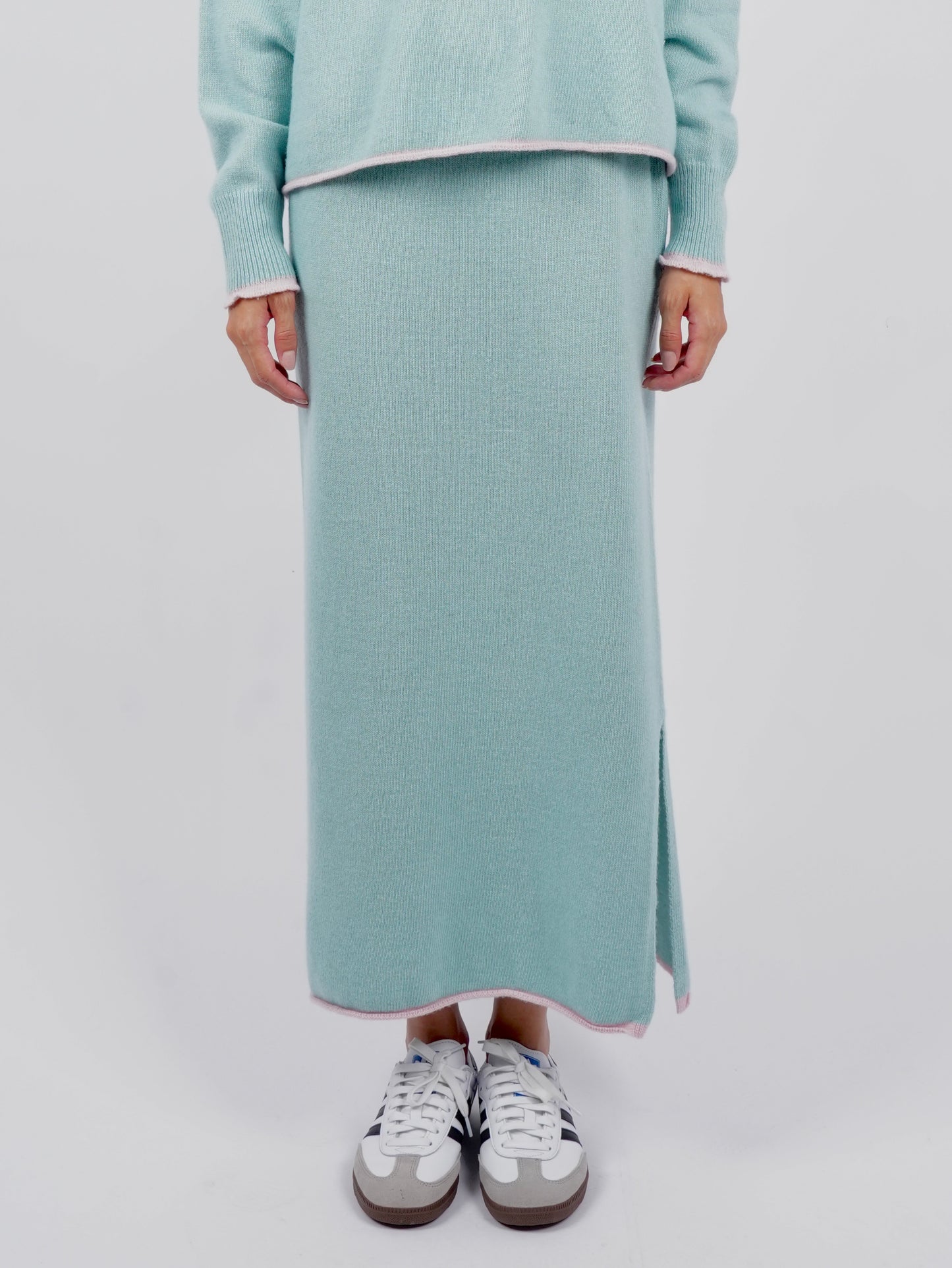 Cashmere skirt