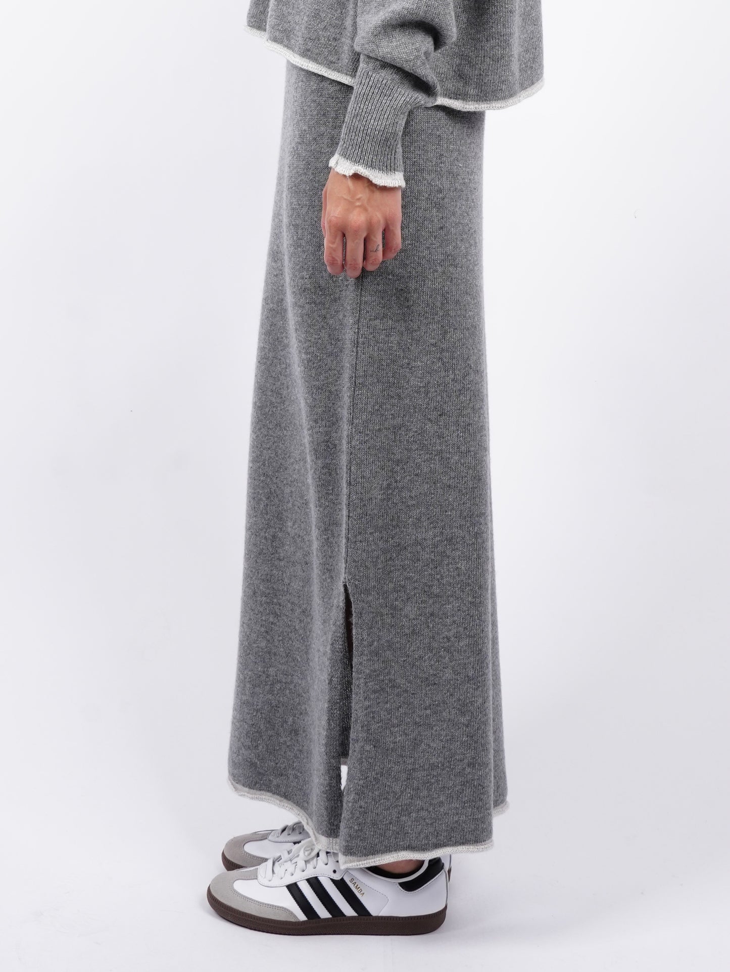 Cashmere skirt