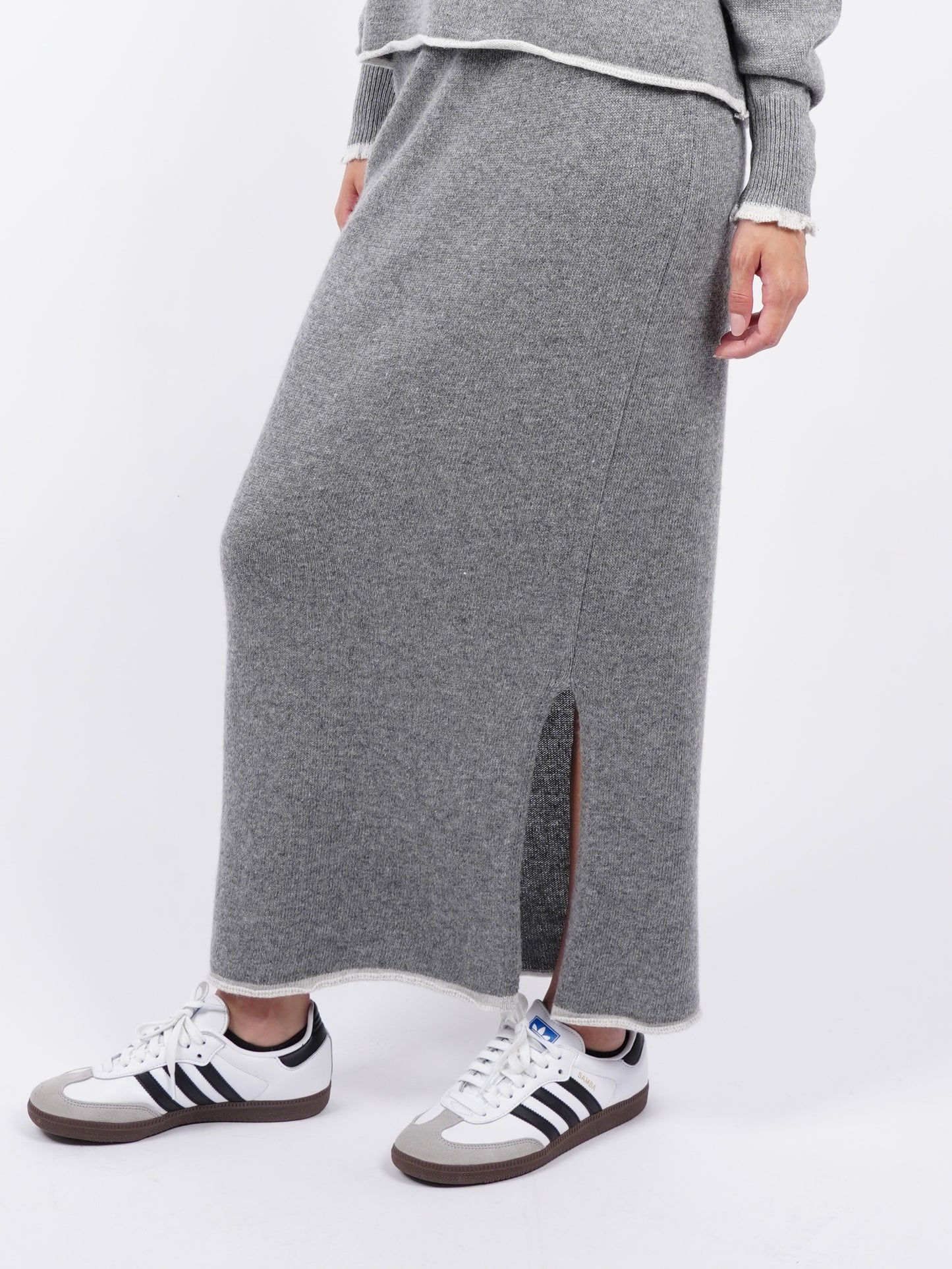 Cashmere skirt