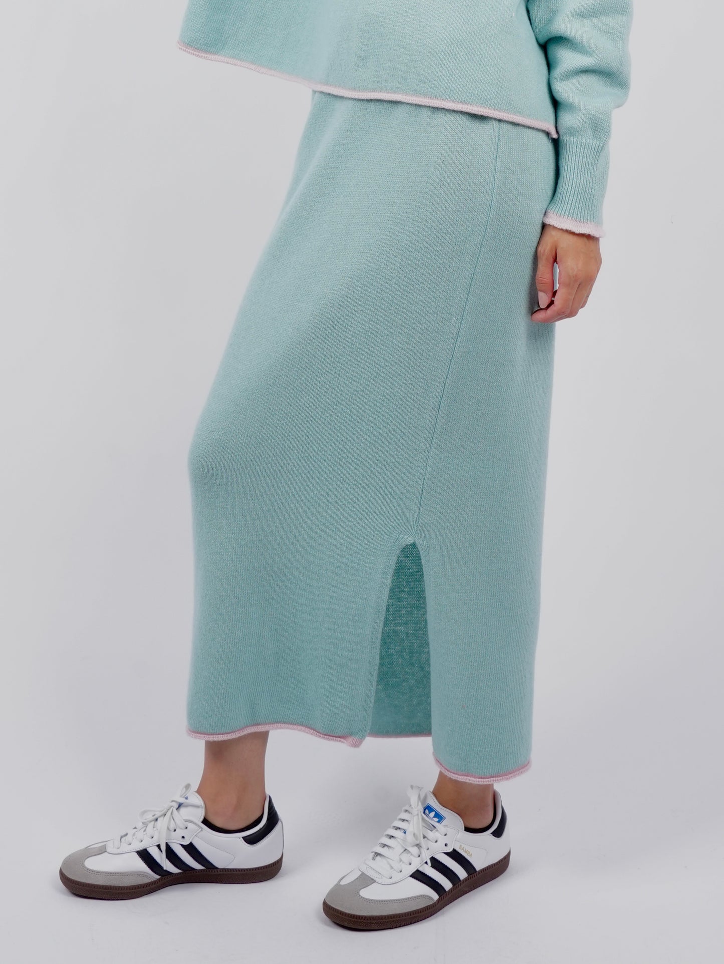 Cashmere skirt